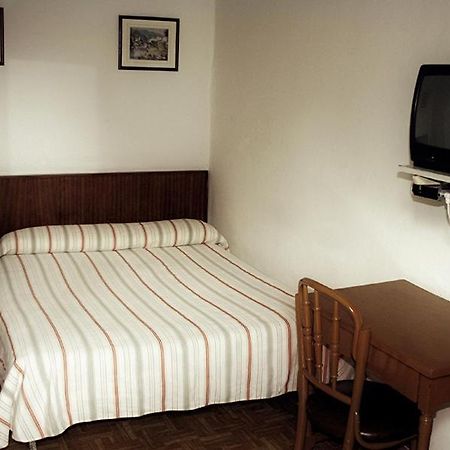 Pension Central Cuenca  Room photo