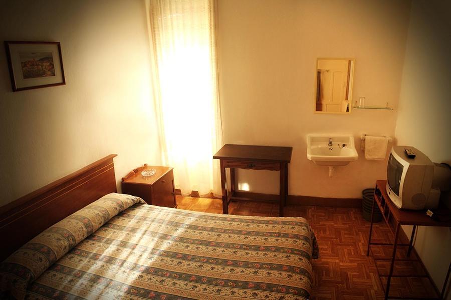 Pension Central Cuenca  Room photo