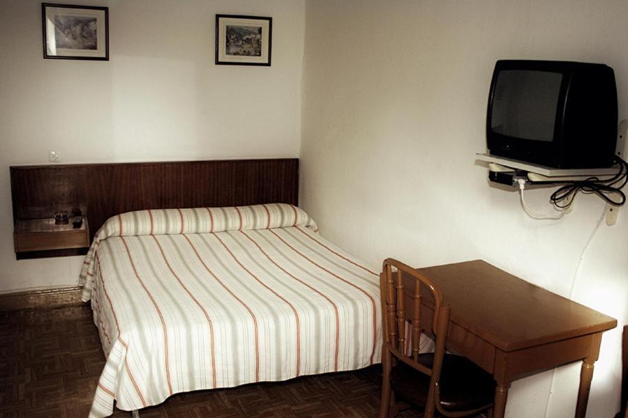 Pension Central Cuenca  Room photo