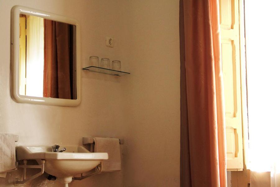 Pension Central Cuenca  Room photo